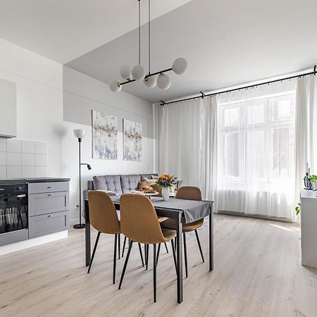 Spacious & Quiet Apt - Old Town & Kazimierz Krakow Luaran gambar